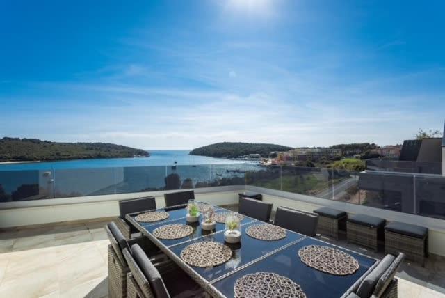 Luxury Apartment Anto With Sea View And Balcony Banjole Exterior foto